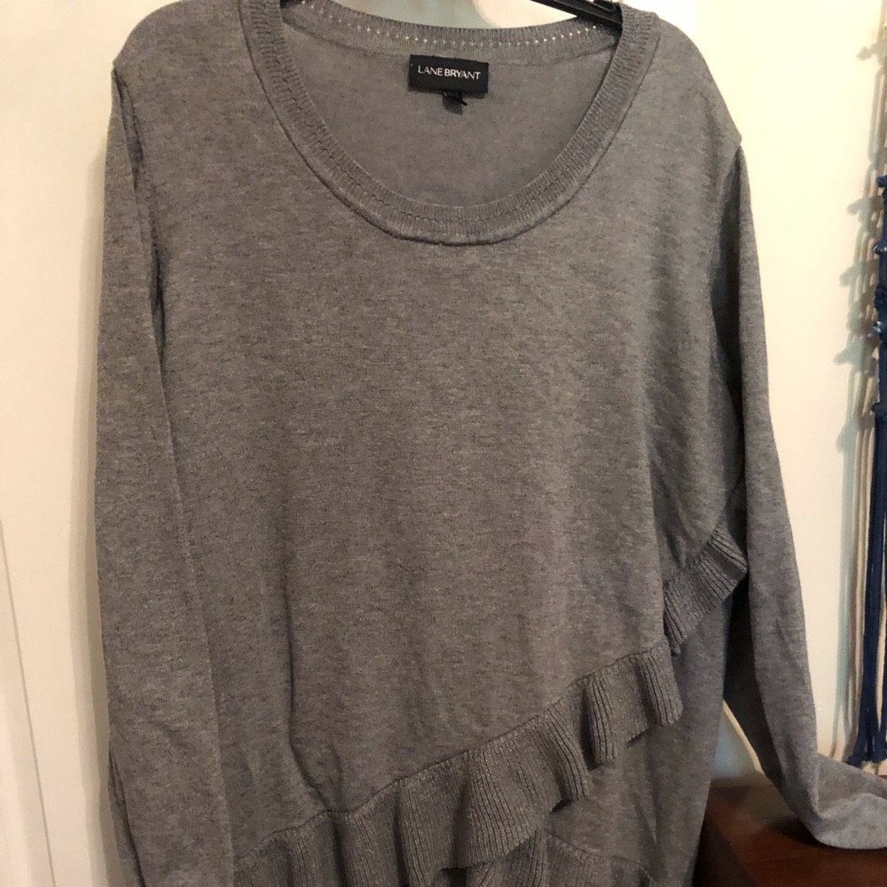 Gry sweater-ruffles on bottom.  Lane Bryant 26/28
